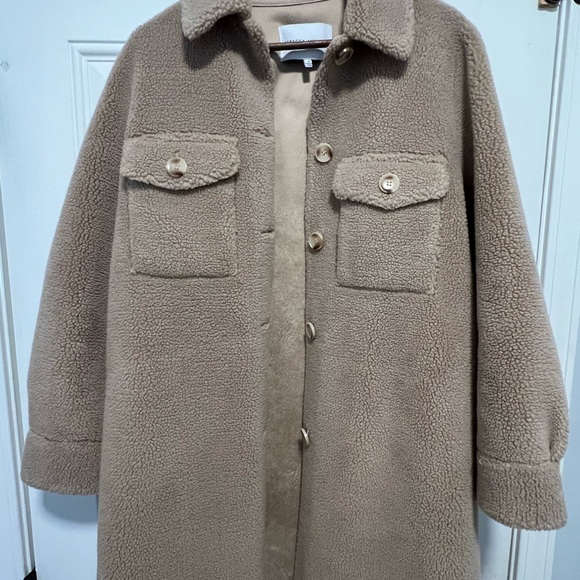 Winter coat ! Like brand new! - Picture 3 of 3